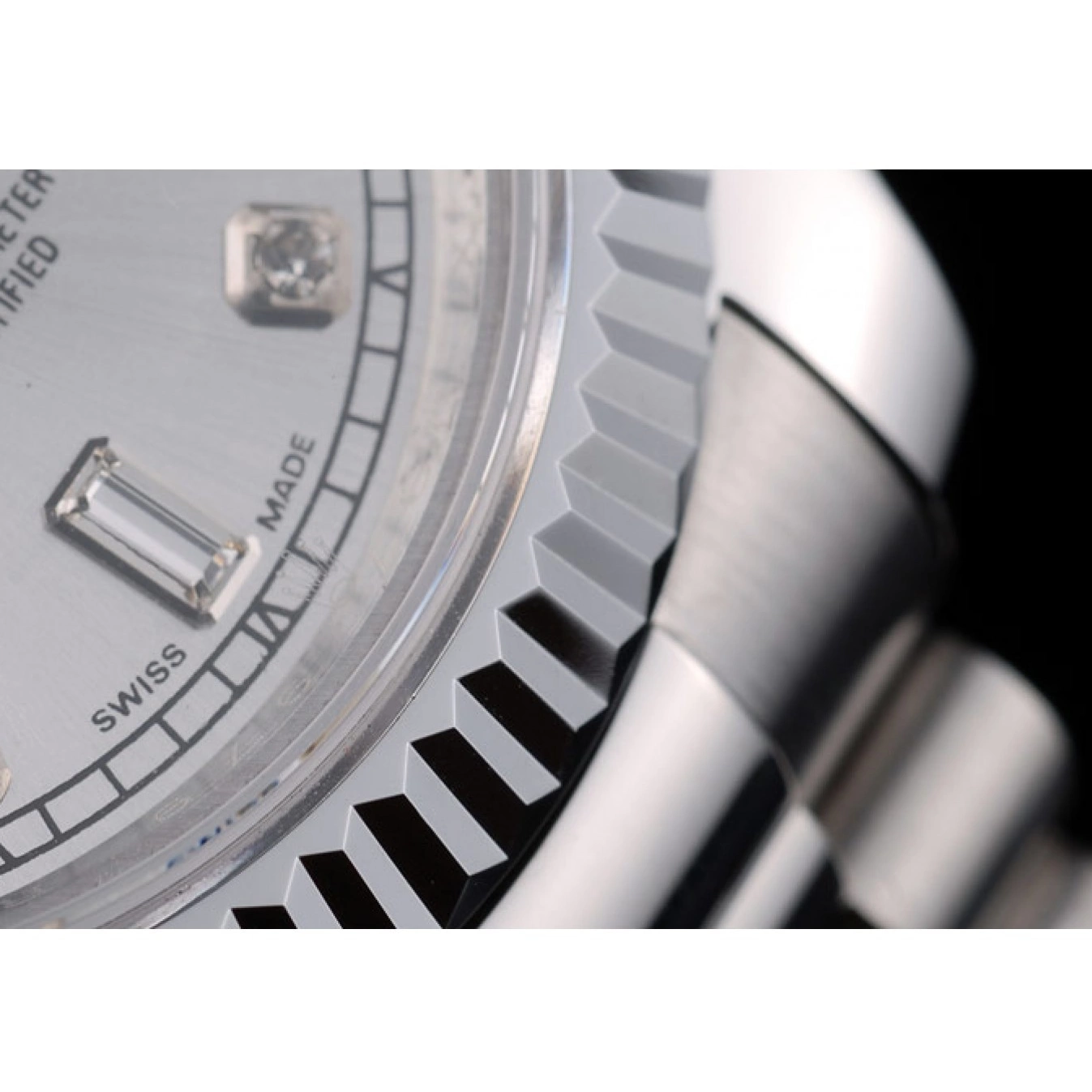 Aaa replica watch Rolex 41995 Dial Silver DayDate Ribbed Steel Bezel Stainless Swiss 0725